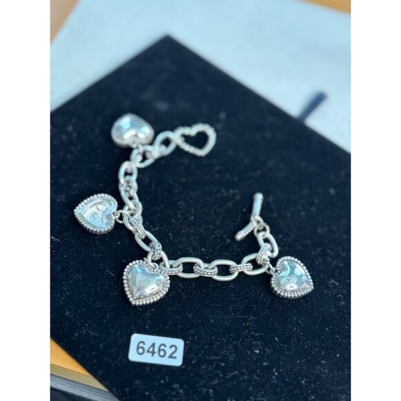 Heart Charm Silver Tone Bracelet With Toggle Clasp 7.5" - Picture 1 of 10
